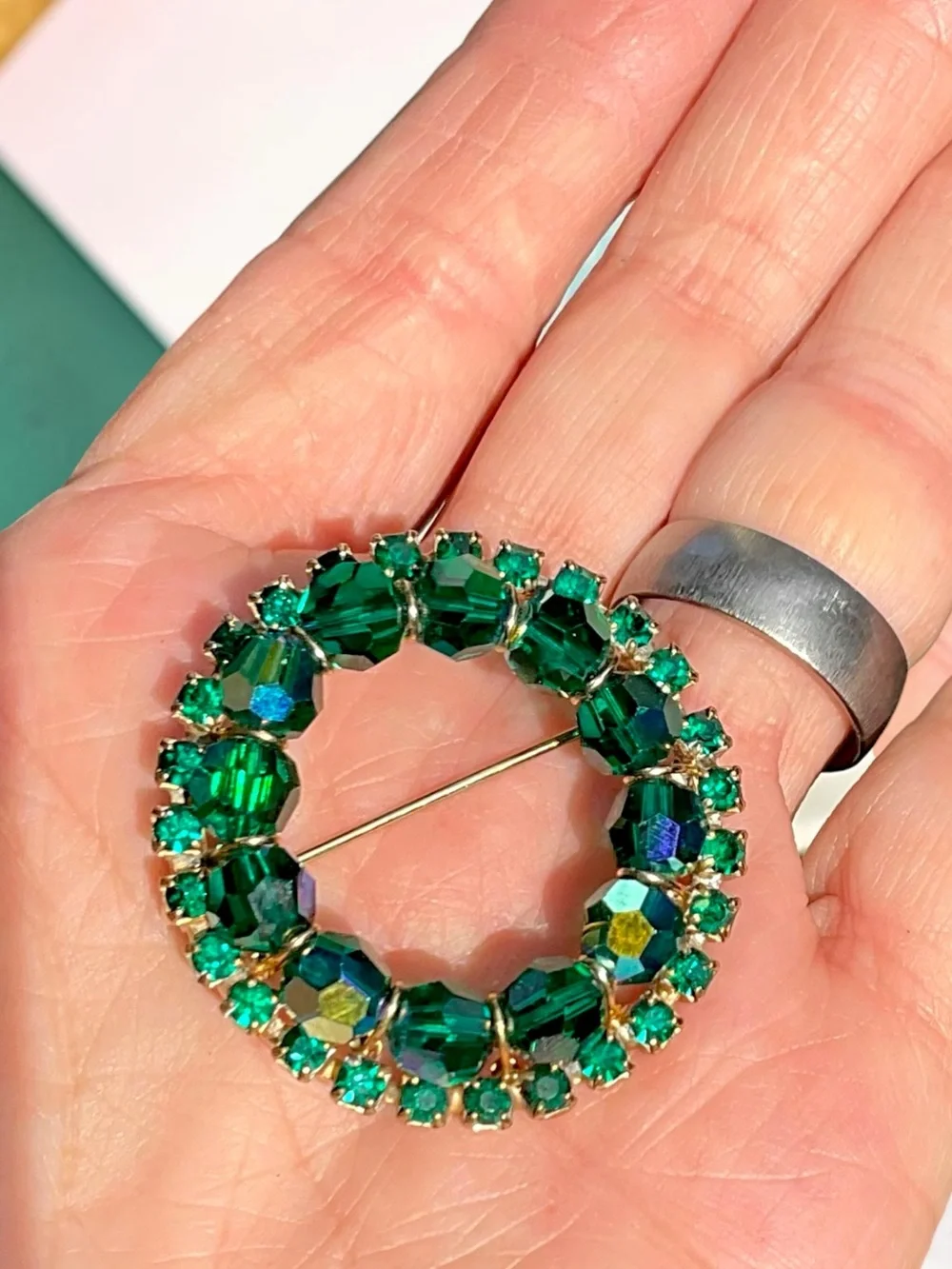🌺Vintage Gold & Green Rhinestone Brooch
